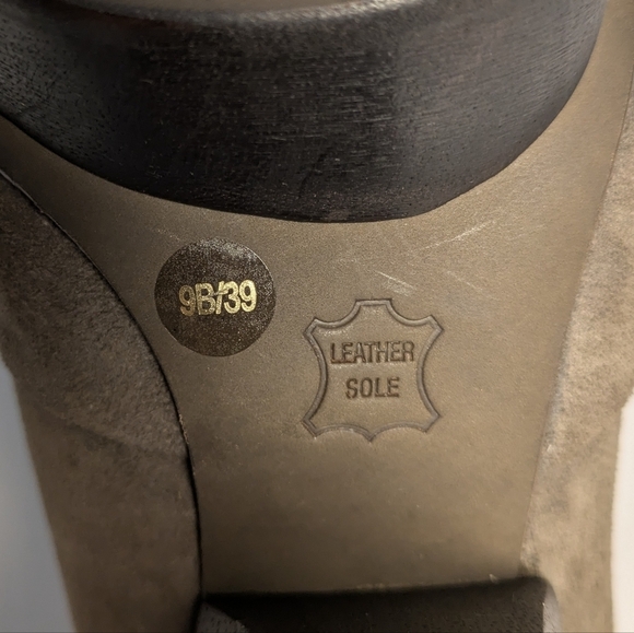 BCBGMAXAZRIA Taupe Suede Silver Leather Front Wedge High Heel Open Toe Sz 9 EUC - Picture 4 of 9